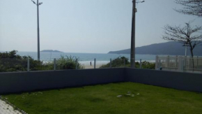 AP frente ao mar 096